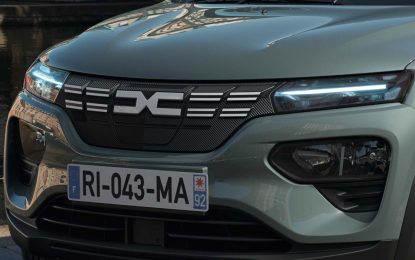Dacia ima novi amblem: Isprepletena slova kao simbol jednostavnosti [Galerija i Video]
