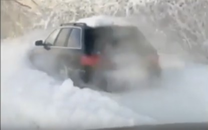 Stari Audi quattro ne poznaje prepreke na putu bez obzira na snijeg [Video]