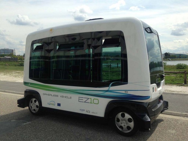 easymile-ez10-autonomnielektricni-minibus-2015-proauto-02