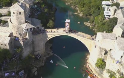 Hyundai oficijelno vozilo takmičenja Red Bull Cliff Diving Mostar 2017