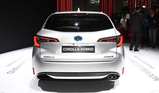 toyota-corolla-and-corolla-ts-hybrid-2018-proauto-14