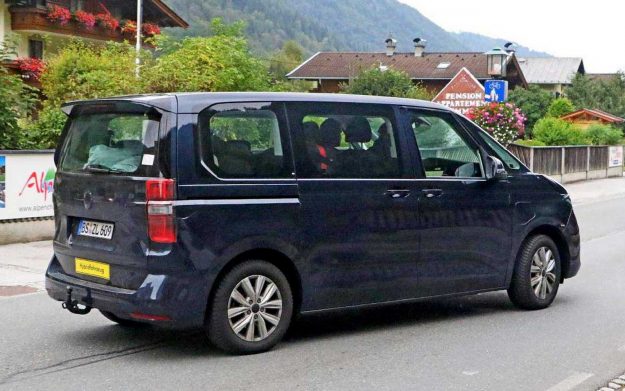 volkswagen-transporter-t7-hybridfahrzeug-spy-photo-2020-proauto-05
