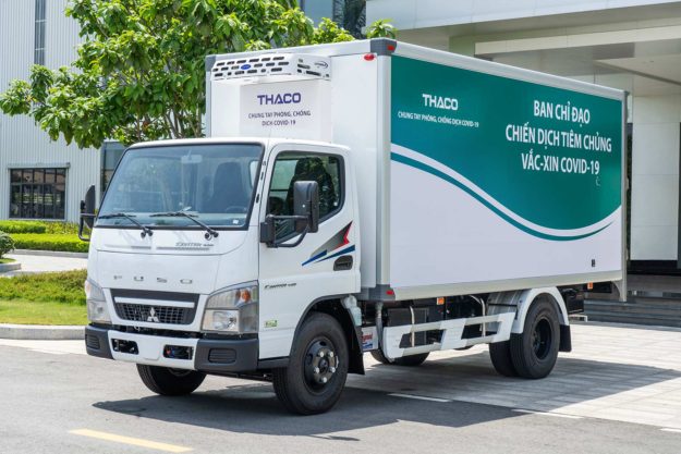 kamioni-fuso-canter-vakcinacija-covid-19-vijetnam-thaco-donacija-2021-proauto-04