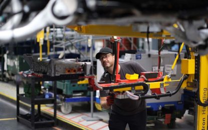 Jaguar Land Rover će zaposliti 300 tehničara i testnih inženjera